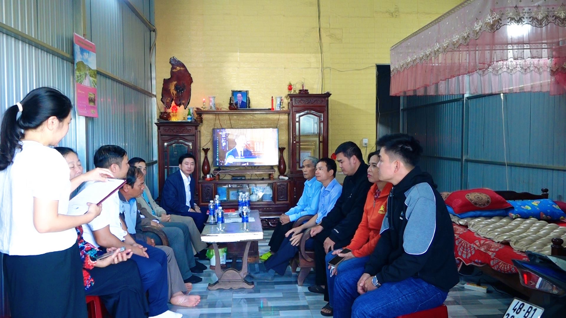 Trao “sổ đỏ” tận nhà – dấu ấn cải cách hành chính vì Nhân dân ở Thuận An